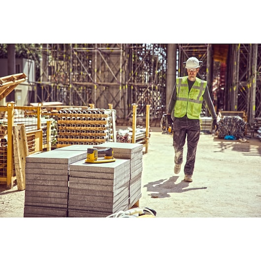 DCE590N-XJ - DEWALT 18V XR Vakuum-Heber Basisvariante