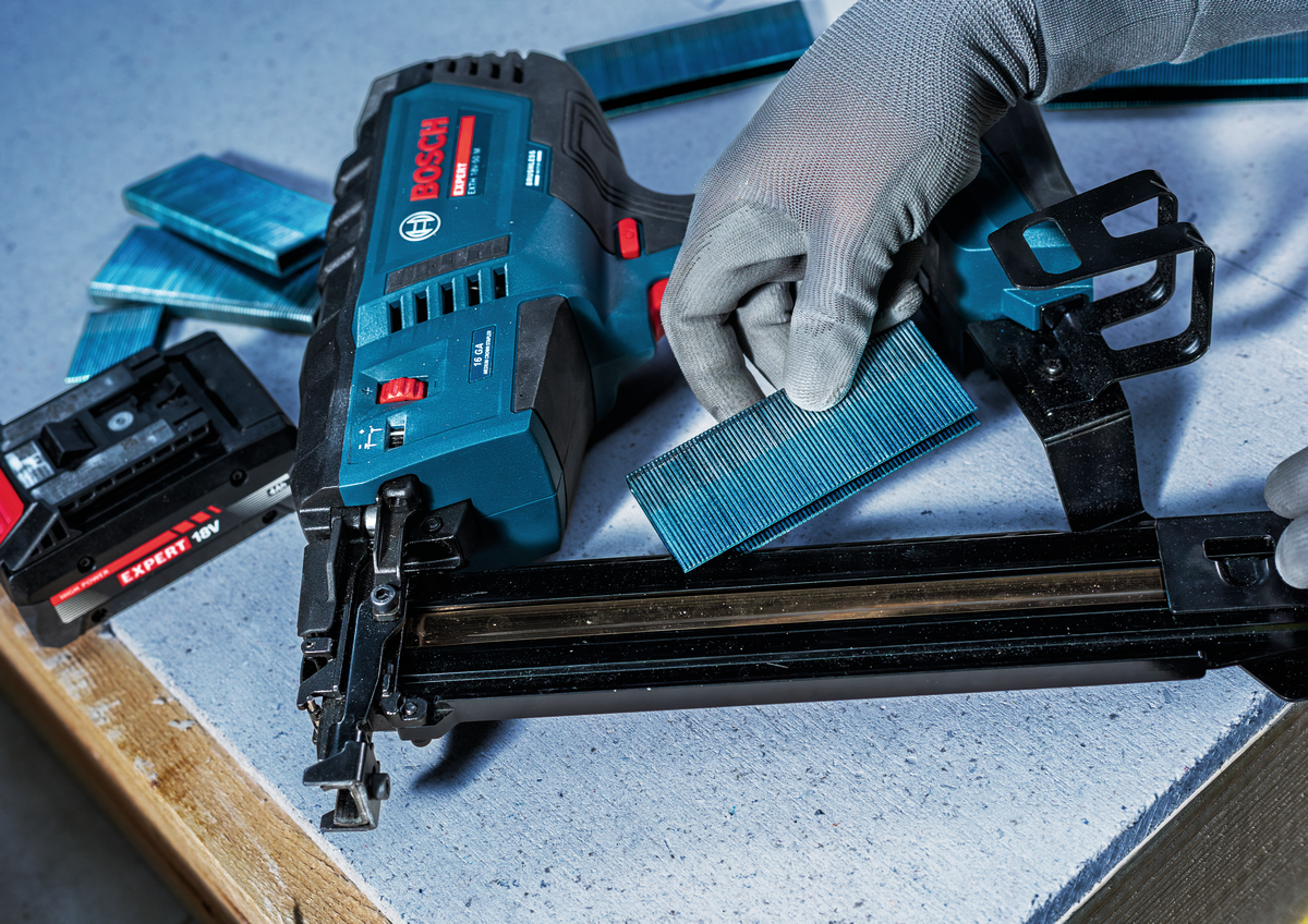 Akku-Holzklammerer EXPERT EXTH18V-50M - MELTEC GmbH