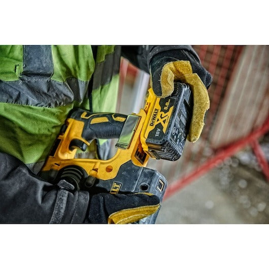DCH274P2T-QW - 18 Volt / 5 Ah SDS-plus Akku-Kombihammer 24mm (bürstenlos), 2,1 Joule, SSBF