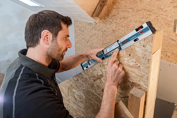 GIM 60 L Professional Digitaler Neigungsmesser mit 4 x Batterie (AA), Schutztasche