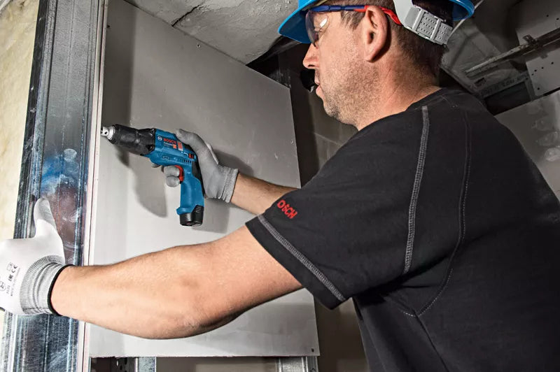 GTB 12V-11 Professional Akku-Trockenbauschrauber in Kartonschachtel mit 1 x Schrauberbit PH 2