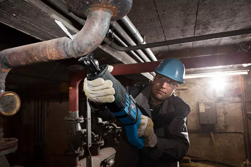 GSA 1300 PCE Professional Säbelsäge im Handwerkerkoffer mit Säbelsägeblatt