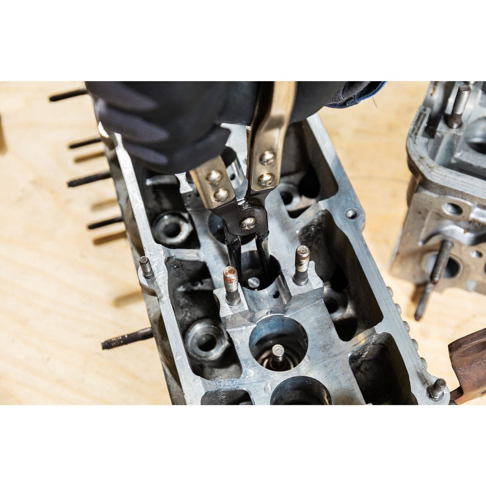 Ventilschaft Dichtring-Zange - MELTEC GmbH
